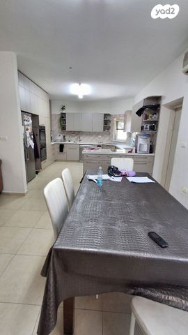 דו משפחתי, סיני, פסגות השבע, בית שמש