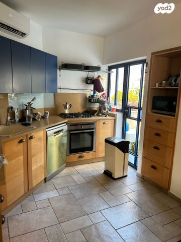 דו משפחתי, שבטי ישראל, הרצליה