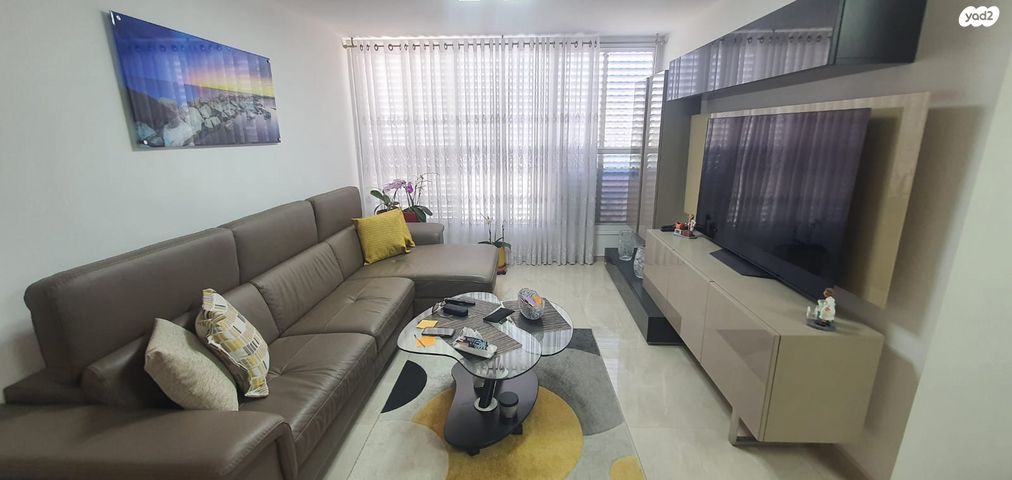 דירה, מעפילי אגוז 28, תל אביב יפו