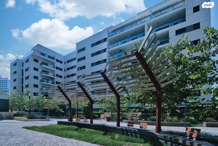 גג/ פנטהאוז, הגיבור האלמוני, יד אליהו, תל אביב יפו