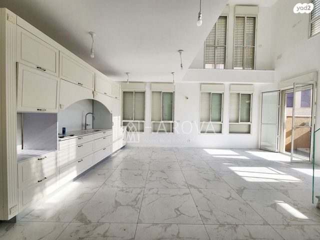 דירת גן, לוזים, עג'מי, גבעת העליה, תל אביב יפו