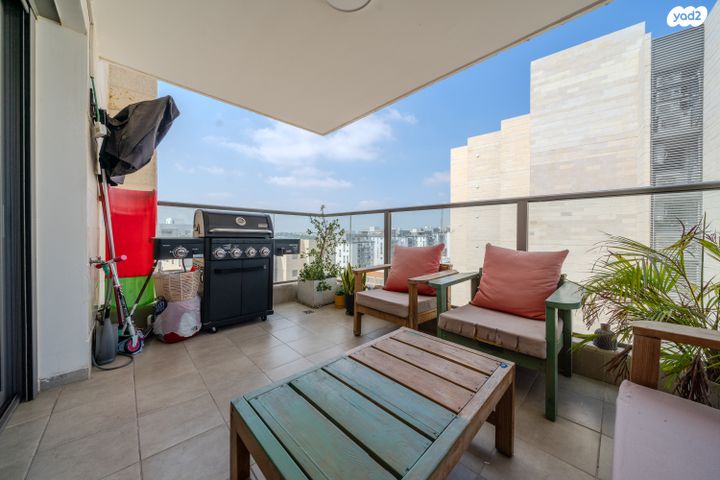 דירה, כלנית, הפרחים, חריש