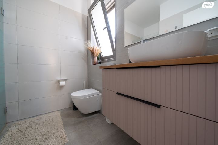 דירה, כלנית, הפרחים, חריש