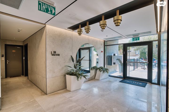 גג/ פנטהאוז, הגיבור האלמוני, יד אליהו, תל אביב יפו