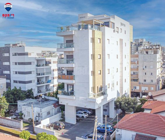 העלייה השנייה 32