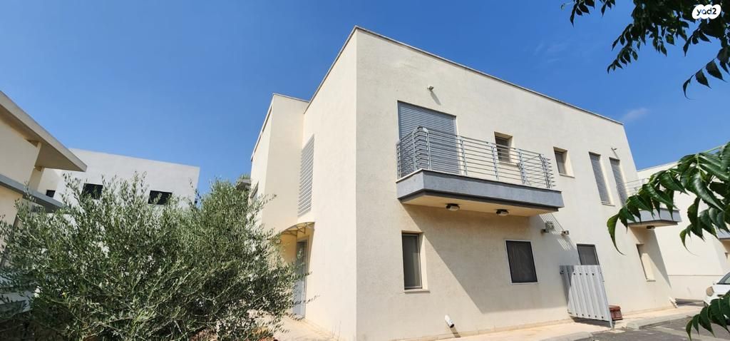 דו משפחתי, רמת ישי