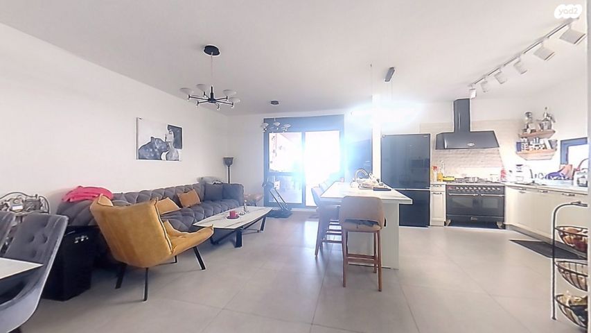 דירה, ענבר 77, נעלה