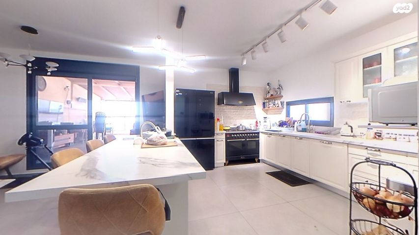 דירה, ענבר 77, נעלה