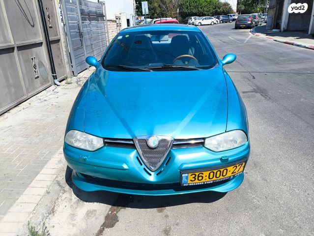 מודעת רכב אלפא רומיאו 156