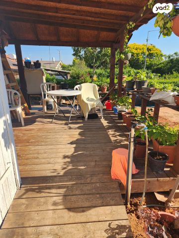 דו משפחתי, משעול האלה, קציר