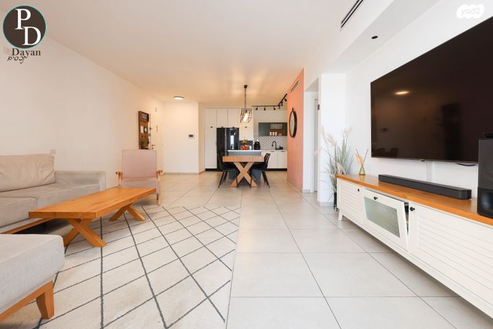 דירה, אהבת אדם, שרונה, כפר יונה