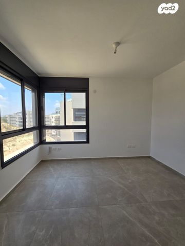 דירה, המגרסה, מבשרת ציון