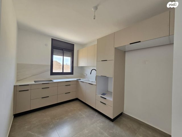 דירה, המגרסה, מבשרת ציון