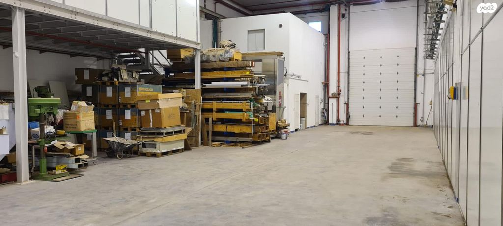 מבני תעשיה, קיסריה