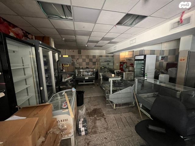 חנויות/ שטח מסחרי, הרצל 1, הגבול רוטשילד, בת ים