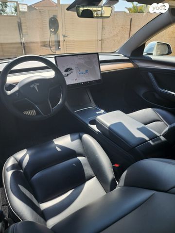 מודעת רכב טסלה מודל 3