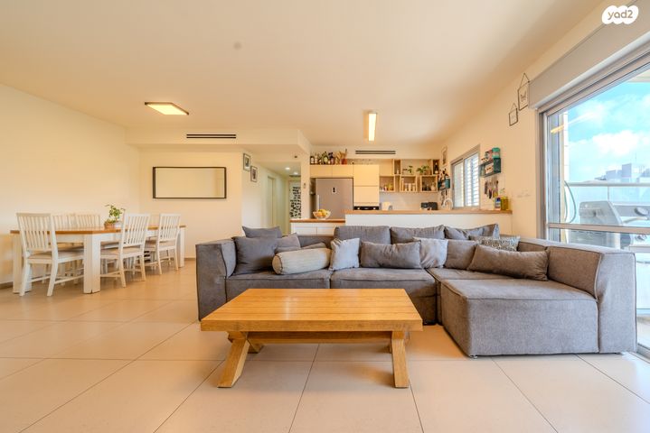 דירה, רובין 1, אבני חן, חריש