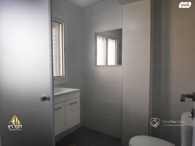 דופלקס, אברהם בן שושן, עכו