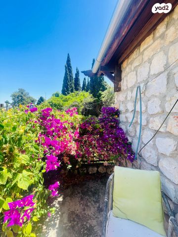 בית פרטי/ קוטג', ראש פינה