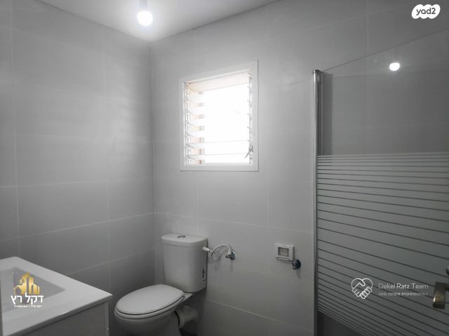 דופלקס, אברהם בן שושן, עכו