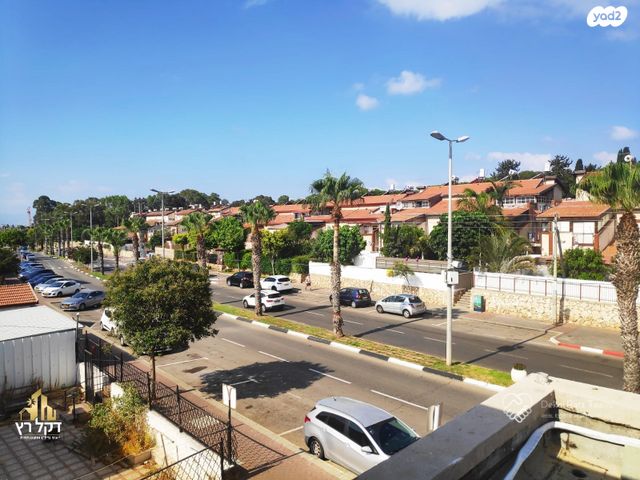 דופלקס, אברהם בן שושן, עכו