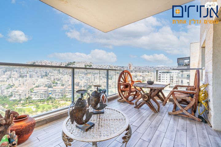 דירה, עמנואל זיסמן, חומת שמואל, הר חומה, ירושלים