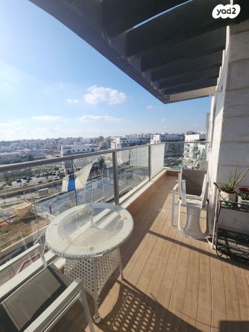 דירה, הפרחים, חריש