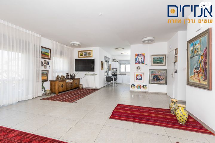 דירה, עמנואל זיסמן, חומת שמואל, הר חומה, ירושלים