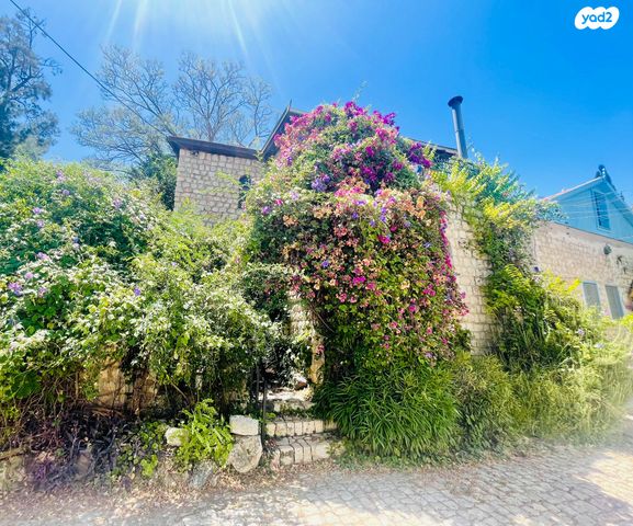 בית פרטי/ קוטג', ראש פינה