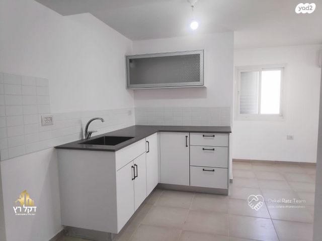 דופלקס, אברהם בן שושן, עכו