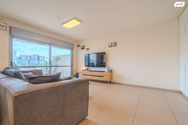 דירה, רובין 1, אבני חן, חריש