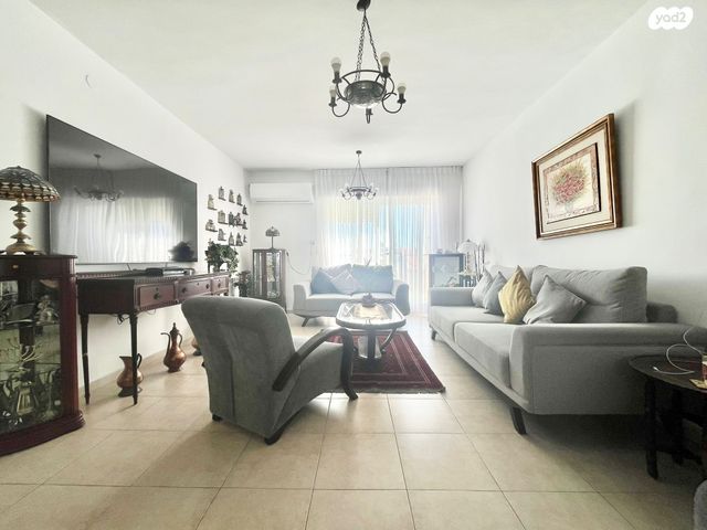 גג/ פנטהאוז, דן פגיס, פסגת זאב, ירושלים