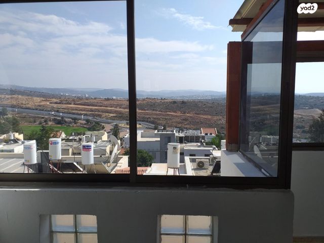 דופלקס, הפסגה 33, אריאל