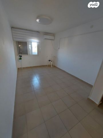 דירה, סטרומה 1046, מלכי ישראל, דימונה