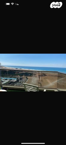 אהוד מנור 18