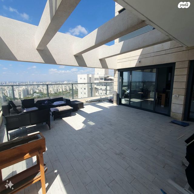 גג/ פנטהאוז, הדובדבן, קרית אונו