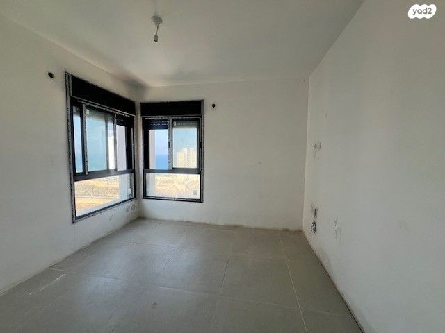 דירה, אמנון ליפקין שחק, נוף הטיילת, נתניה