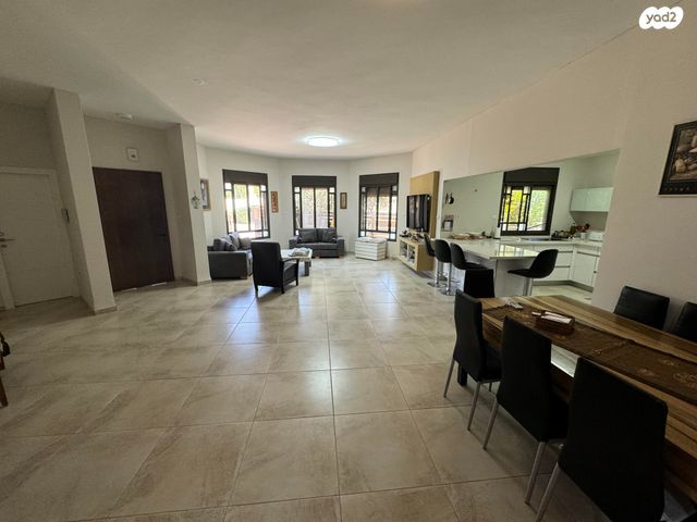 בית פרטי/ קוטג', מגלן, כפר ברוך