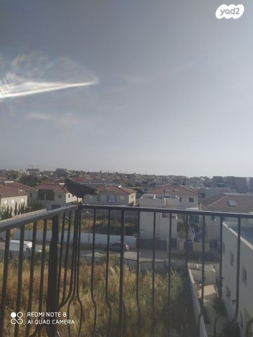 גג/ פנטהאוז, מזכרת בתיה