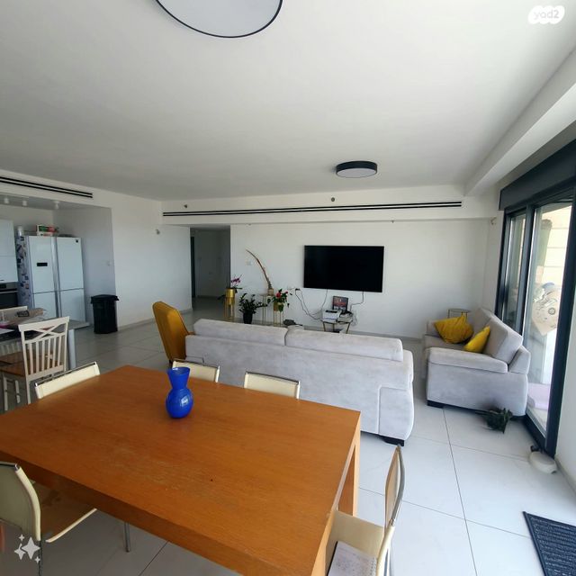 גג/ פנטהאוז, הדובדבן, קרית אונו