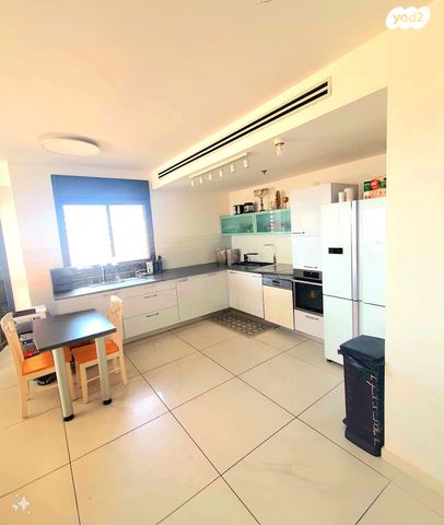 גג/ פנטהאוז, הדובדבן, קרית אונו