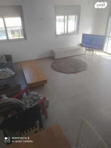 גג/ פנטהאוז, מזכרת בתיה