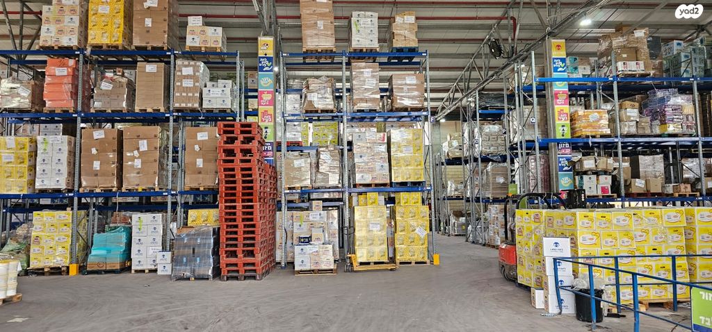 מבני תעשיה, מפעלי נחם הר טוב