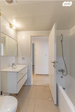 דירת גן, בני בנימין, גלי הים, נתניה