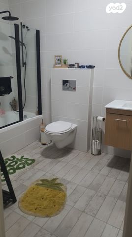 דירת גן, נעלה