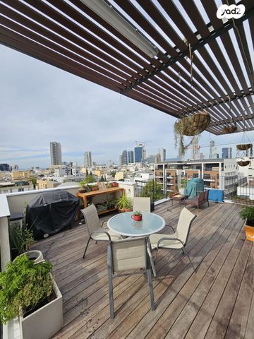 בניין מגורים, מולדת 5, נווה שאנן, תל אביב יפו