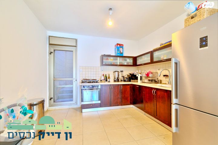 דירה, אליהו קורן, חומת שמואל, הר חומה, ירושלים