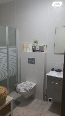 דירת גן, נעלה