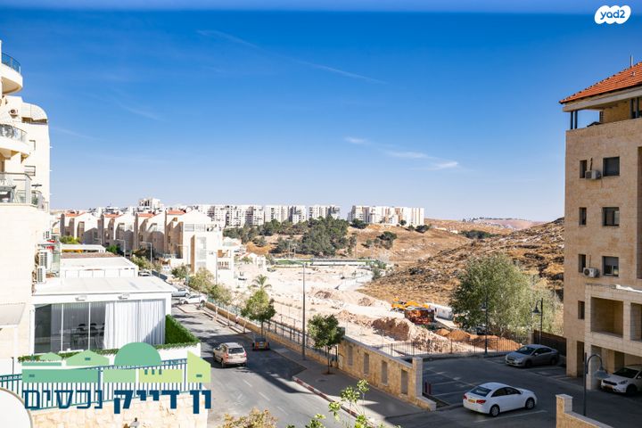 דירה, אליהו קורן, חומת שמואל, הר חומה, ירושלים