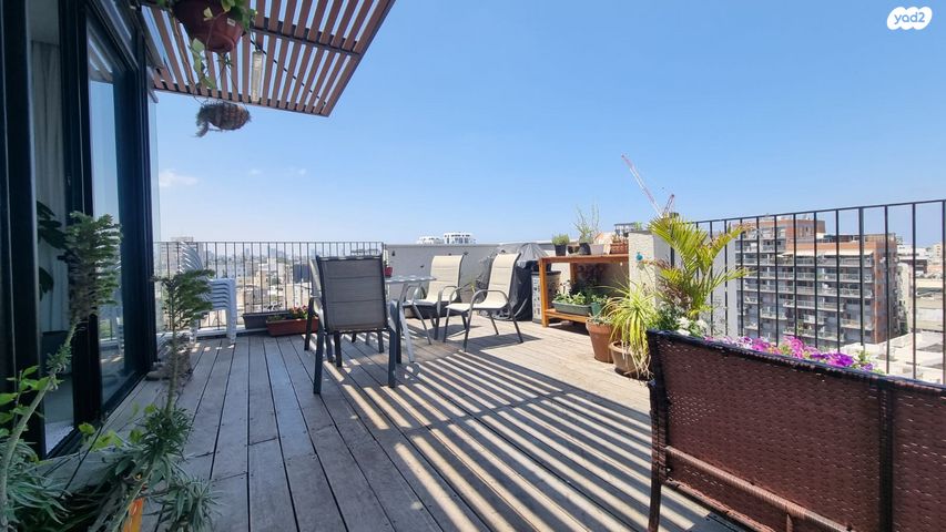 בניין מגורים, מולדת 5, נווה שאנן, תל אביב יפו